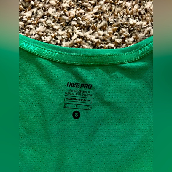 Nike Pro green tight stretch shirt - Picture 3 of 5